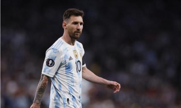 一对夫妇晒出92㎡胡桃木住宅，一进门就被治愈了